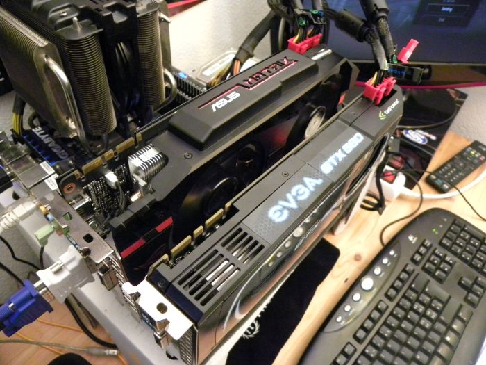 PhysX system: ASUS ROG MATRIX GTX 580 + EVGA GTX 580 SC