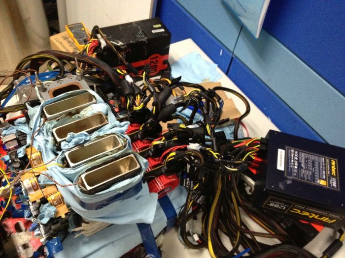 Radeon HD 7970 Quad CrossFire, LN2 cooling