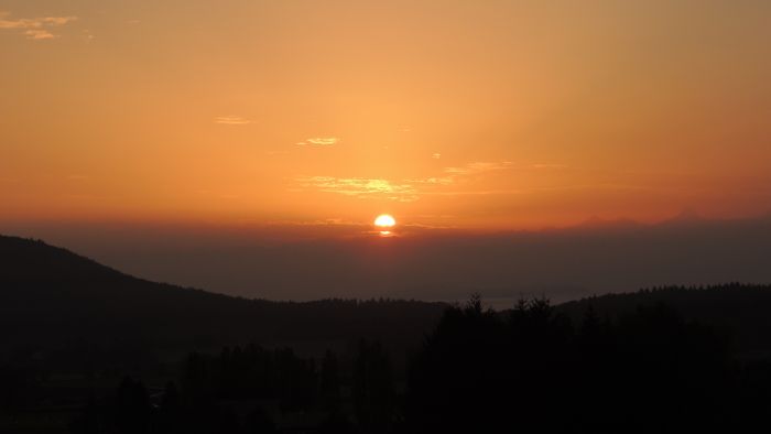 Sunrise, Neuchatel, October 2012, by JeGX