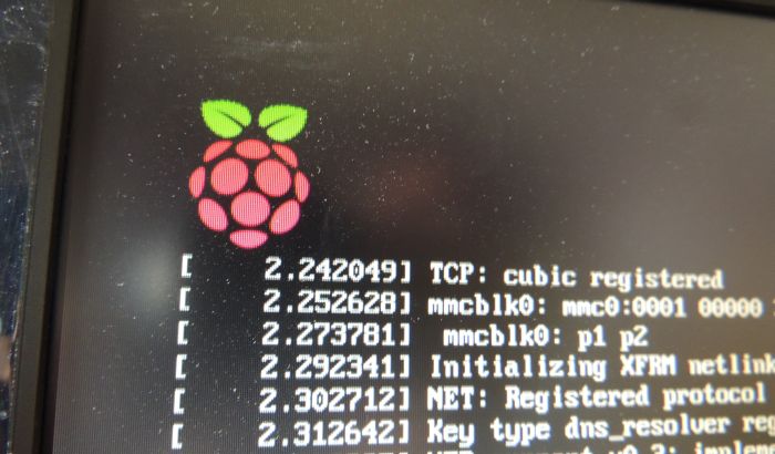 Raspberry Pi Model B, Raspbian loading