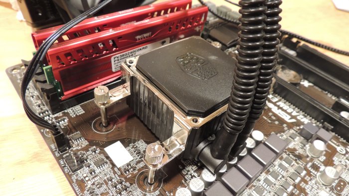 Cooler Master Seidon 120v CPU cooler mounting