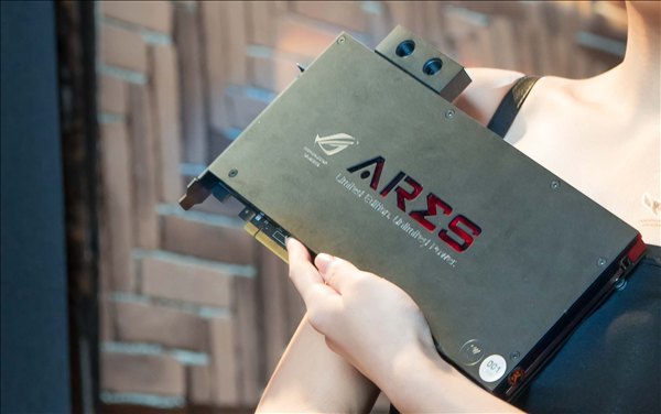 ASUS Ares III super Radeon R9 295X