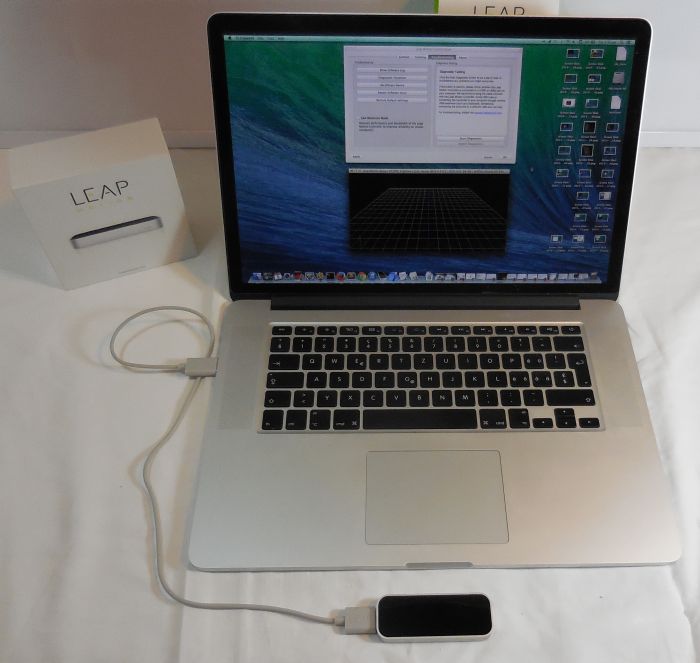 Leap Motion: Touchless Hand Tracking Controller